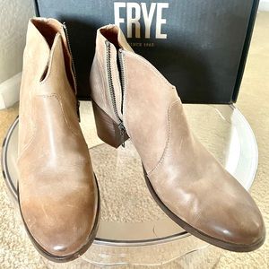 Barely worn Frye booties!